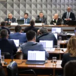 CPMI do INSS rejeita convocação de Frei Chico e pedidos contra Carlos Lupi e Milton Cavalo
