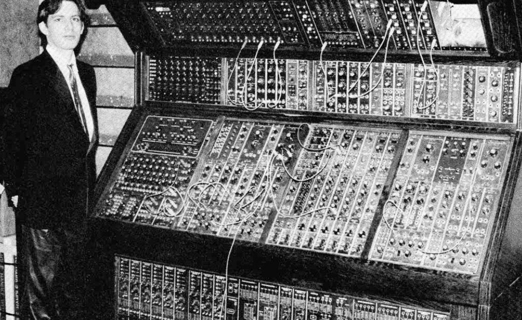 E por falar em eletrônica… Hans Zimmer e o Sintetizador Modular Moog: a máquina de sons do cinema