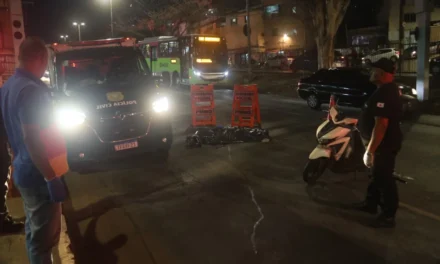 Mulher morre após ser atropelada por ônibus na Avenida Nossa Senhora do Carmo, em BH