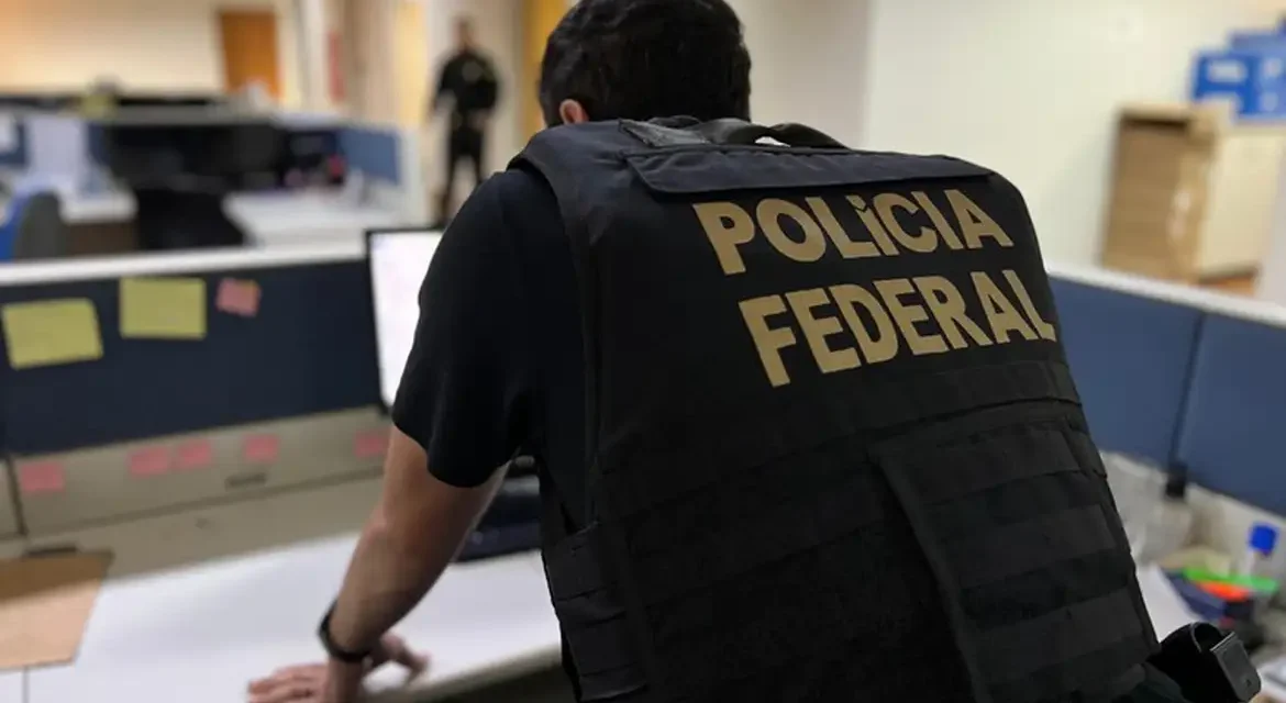 Polícia Federal desarticula esquema de fraudes em concursos públicos em operação nacional