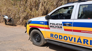 Motociclista tenta fugir da polícia, cai de moto e é preso na BR-354, em Formiga