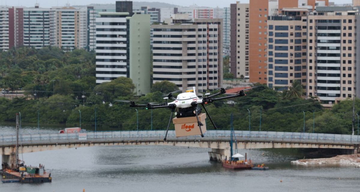 iFood retoma entregas por drones em Sergipe com autorização inédita da Anac