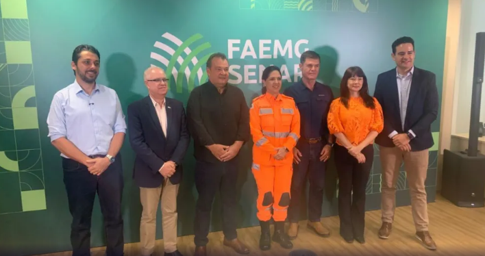 Setor agropecuário e Corpo de Bombeiros assinam acordo contra queimadas em MG