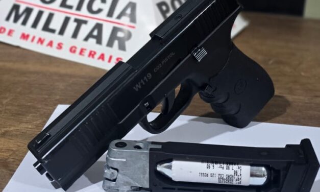 Fim de semana em Arcos tem prisões por drogas, lesão corporal e porte de arma falsa