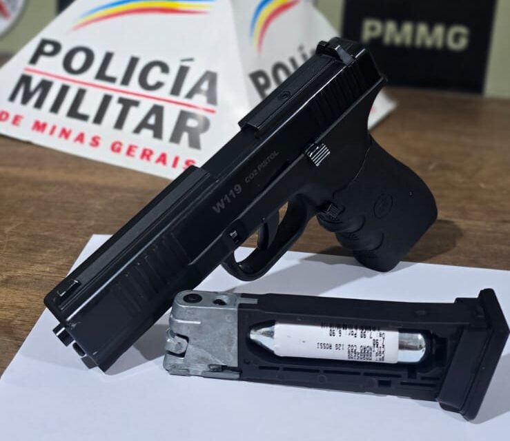 Fim de semana em Arcos tem prisões por drogas, lesão corporal e porte de arma falsa