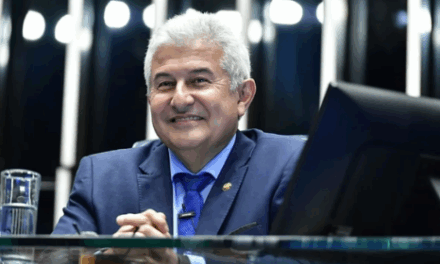 Marcos Pontes reafirma solidariedade a Bolsonaro em encontro após prisão domiciliar
