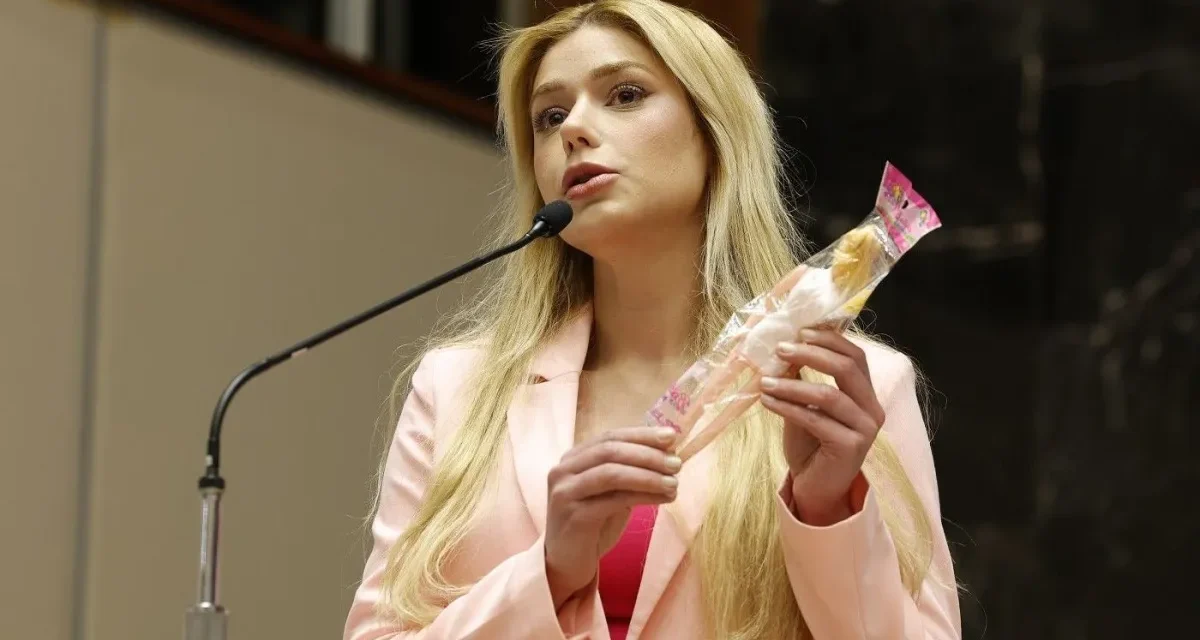 Deputada Amanda Teixeira vai acionar Conselho de Ética após ser chamada de “Barbie da Shopee” na Assembleia de Minas