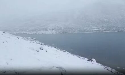 Corrida contra o tempo no Monte Everest: mais de 200 pessoas ainda estão presas devido a tempestade de neve