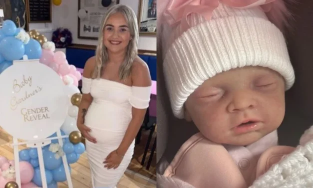 Jovem finge gravidez, ganha presentes e “dá à luz” bebê reborn