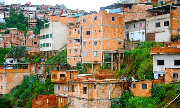 Belo Horizonte entra em alerta de risco geológico forte após temporal