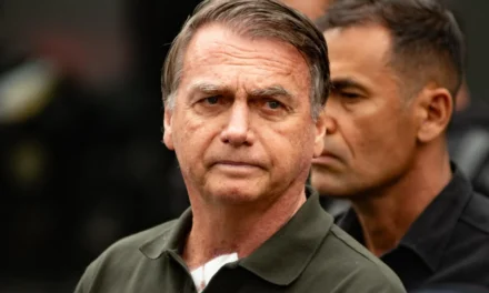 Moraes autoriza grupo de oração na casa de Bolsonaro, mas alerta contra desvios de finalidade