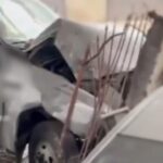 Garagem é destruída após caminhonete bater em residência no bairro Novo Horizonte