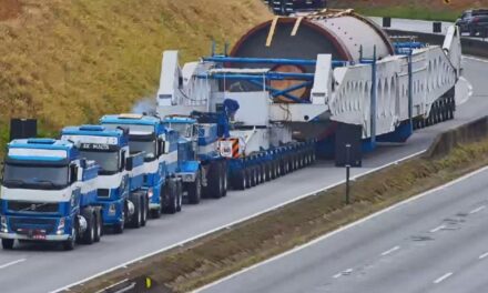 Carreta de 850 toneladas retoma deslocamento na BR-381 em direção a Belo Horizonte