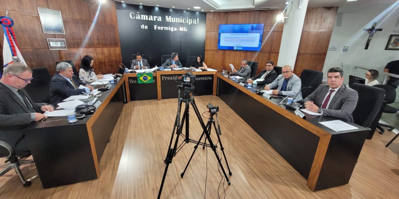 Câmara de Formiga aprova nove projetos e avança em pautas administrativas, sociais e de infraestrutura