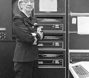 E por falar em eletrônica… Grace Hopper: a mulher que ensinou os computadores a falarem