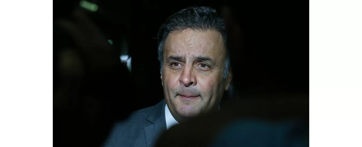 Aécio Neves lidera corrida ao Senado e Cleitinho a governo, diz pesquisa