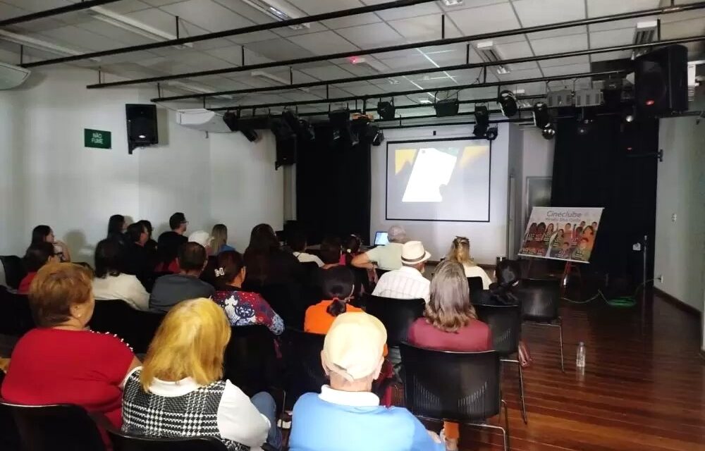 CREAS Formiga promove ação cultural e destaca valorização da pessoa idosa por meio do cinema