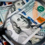 Dólar sobe e Bolsa cai com “shutdown” do governo Trump e IR no Brasil