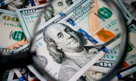 Dólar sobe e Bolsa cai com “shutdown” do governo Trump e IR no Brasil