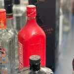 Depósito no Centro de BH era ponto de distribuição de garrafas para falsificação de bebidas, aponta polícia