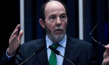 Ex-presidente do BC classifica política fiscal atual como “suicida”