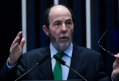 Ex-presidente do BC classifica política fiscal atual como “suicida”