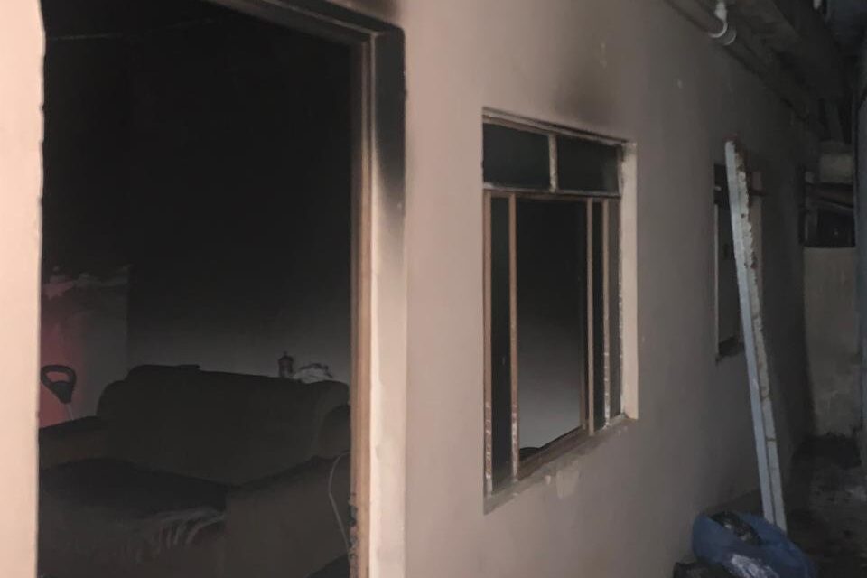 Vela deixada sobre geladeira é apontada como possível causa de incêndio em Arcos