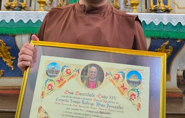 Formiguense recebe benção apostólica do Papa Leão XIV