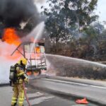 Corpo de Bombeiros usa 10 mil litros de água para apagar fogo em caminhão na BR-381