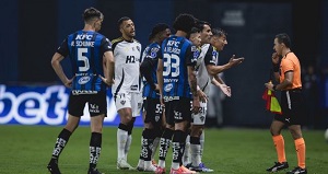 Atlético contesta arbitragem e formaliza reclamação na Conmebol