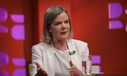 Gleisi Hoffmann critica governadores de direita e defende PEC da Segurança Pública
