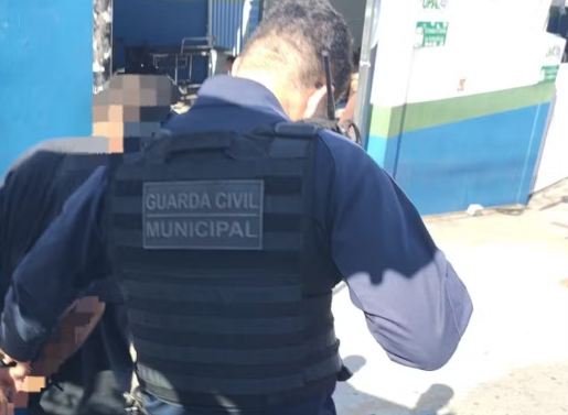 Foragido da Justiça é preso após se esconder em guarda-roupa em MG