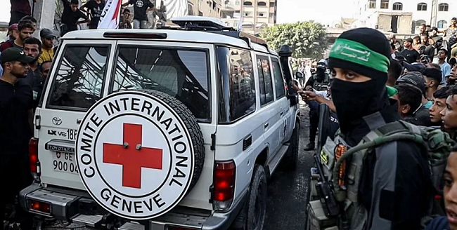 Hamas entrega corpos de reféns à Cruz Vermelha na Faixa de Gaza
