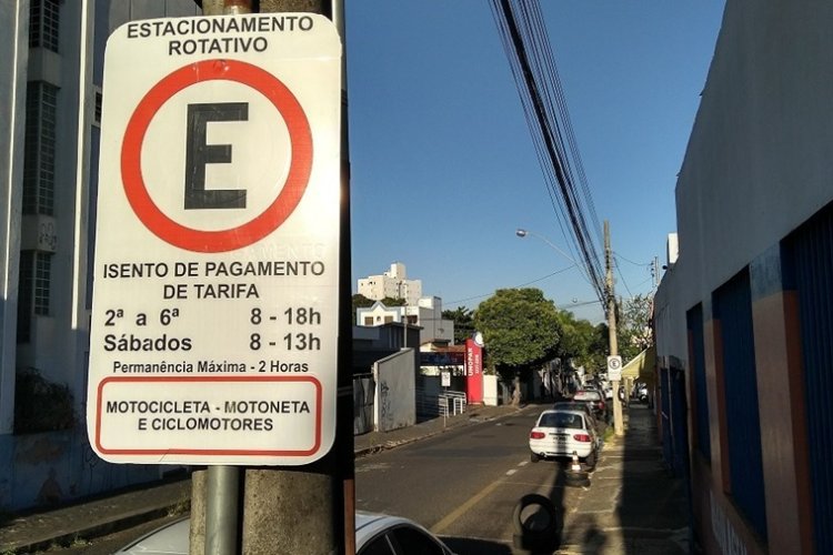 Zona azul de Uberlândia movimenta R$ 400 mil  