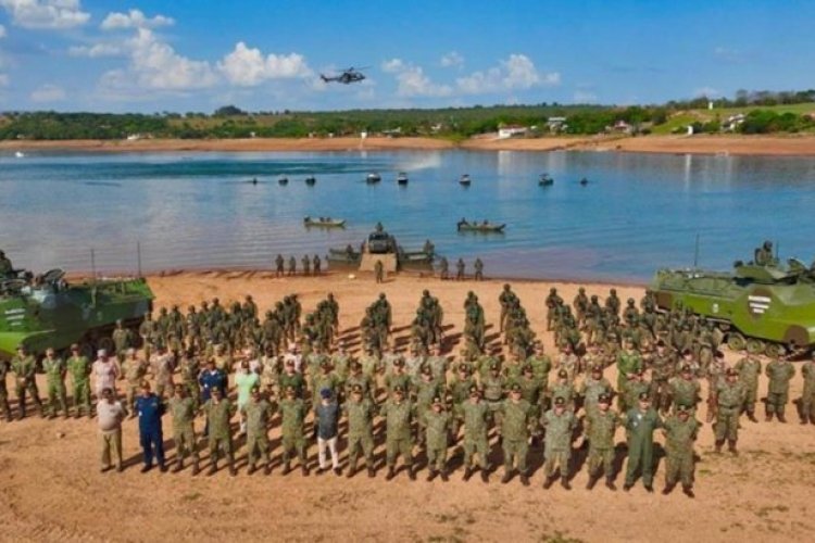 Marinha realiza operação em Furnas  