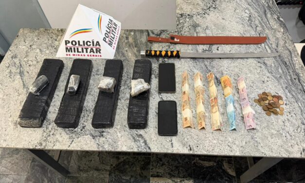 Polícia Militar prende traficante e apreende grande quantidade de drogas, em Itapecerica