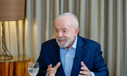 Lula diz que será ‘muito difícil’ ser derrotado em 2026, mas que não pode ‘brincar em serviço’