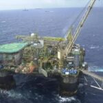 Brasil reduz subsídios a combustíveis fósseis em 42%, mas avanços em renováveis permanecem tímidos
