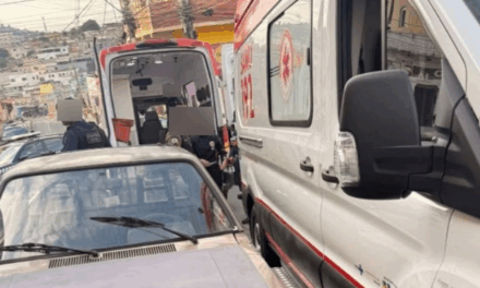 Homem sobrevive a acidente com caminhão, mas morre após ambulância ser atingida em BH