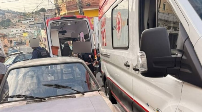 Homem sobrevive a acidente com caminhão, mas morre após ambulância ser atingida em BH