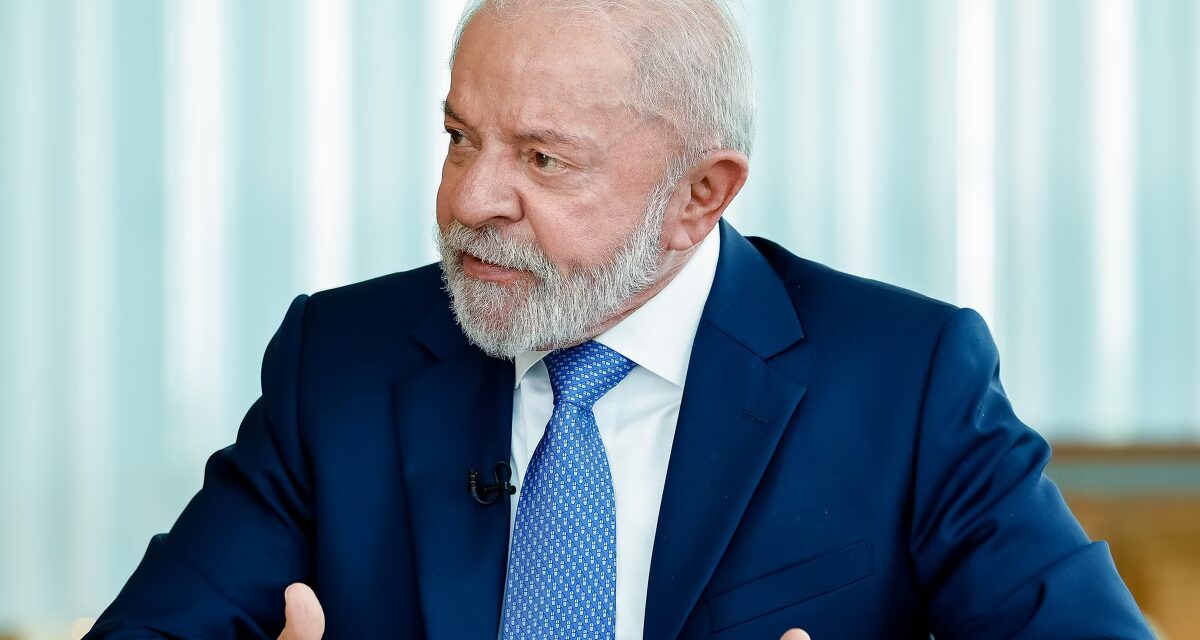 Governo planeja sistema para descontar imposto automaticamente em transações a partir de 2026