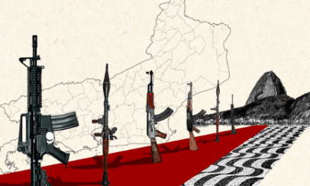 Fuzis de exércitos da Venezuela, Peru e Argentina são apreendidos em operação no Rio