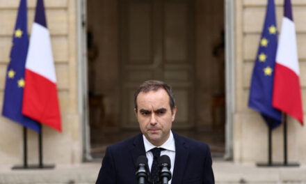 Primeiro-ministro da França, Sébastien Lecornu, renuncia menos de um mês após assumir o cargo