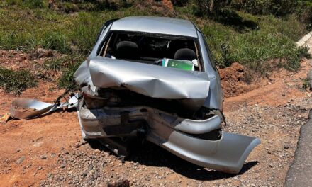 Dois homens ficam feridos em acidente na BR-494, em Divinópolis