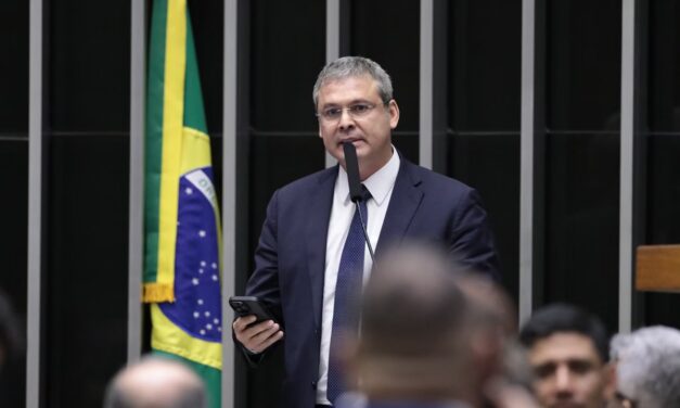 PT aciona STF e pede afastamento do governador Cláudio Castro por suposta interferência em investigações