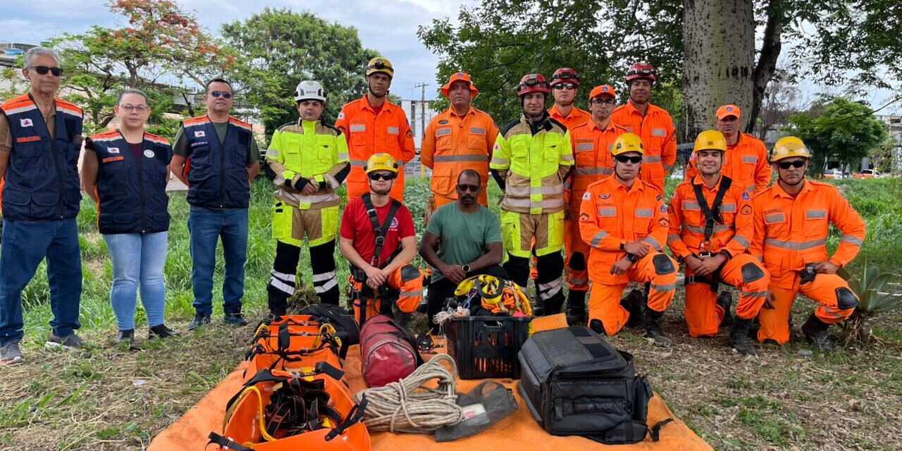 Simulado de resgate a pessoa ilhada é realizado pelo Corpo de Bombeiros em Formiga