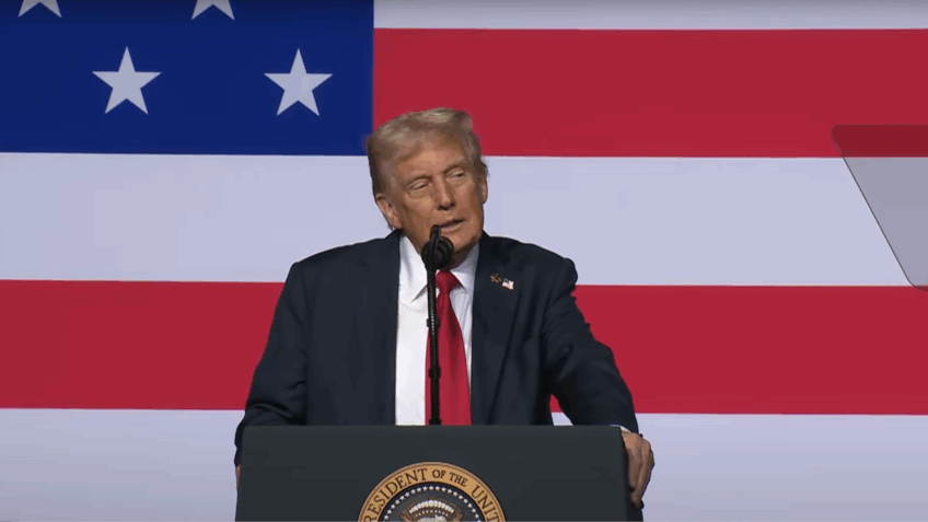 Trump rompe negociações com Maduro e considera ação militar contra Venezuela