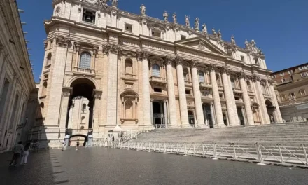 Vaticano reconhece falhas da Igreja Católica no atendimento às vítimas de abusos