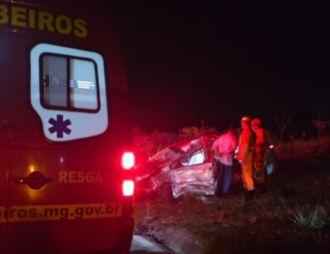 Motorista foge após acidente que mata mulher e deixa bebê ferida em Nova Serrana