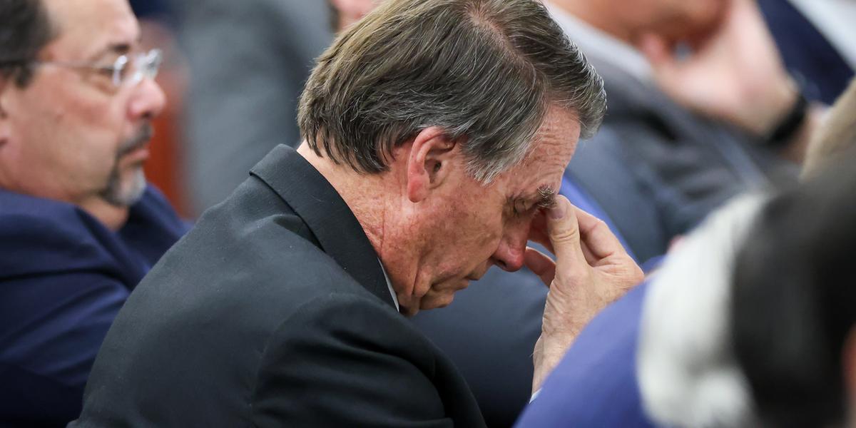 Moraes vota contra recurso de Bolsonaro e outros seis condenados por tentativa de golpe